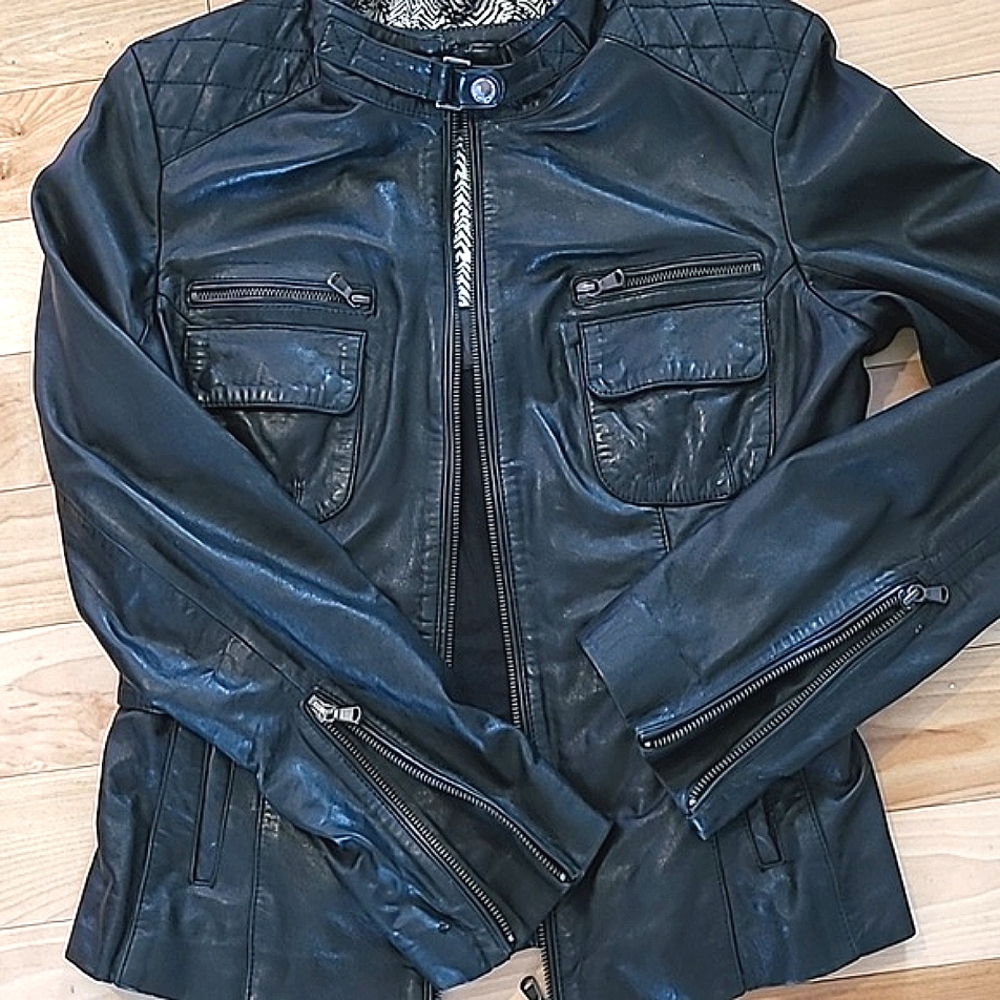 Very soft leather jaket by bob& cristensen.